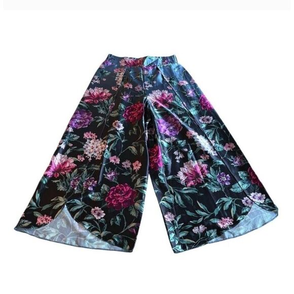 Victoria's Secret Luxe Satin Wide Leg Tulip Pants - Picture 4 of 4